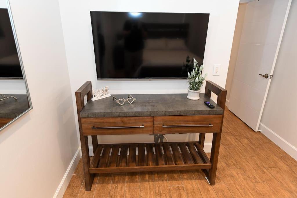 4Br Home, Hot Tub, Near Beach & Wilton Manors 劳德代尔堡 外观 照片