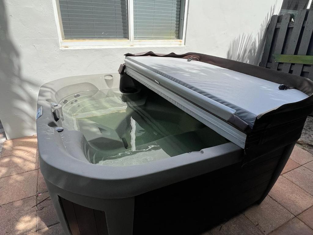 4Br Home, Hot Tub, Near Beach & Wilton Manors 劳德代尔堡 外观 照片